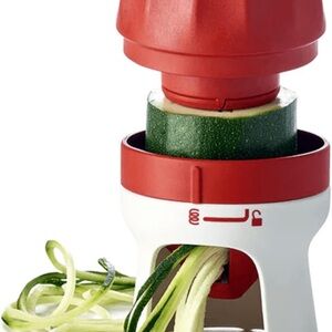 Tupperware Handy Vegetable Spiralizer New in Box Kitchen Tool Veggie